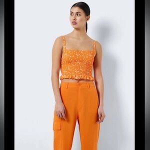 NWT! Noisy May Lea Smocked Crop Top small